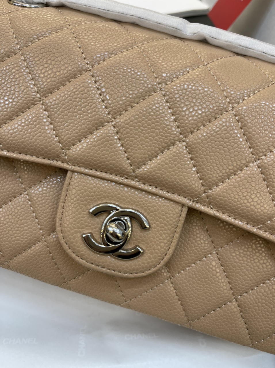 Túi xách Chanel Super Classic Medium Khóa Bạc Màu Nâu Da Hạt Size 23cm